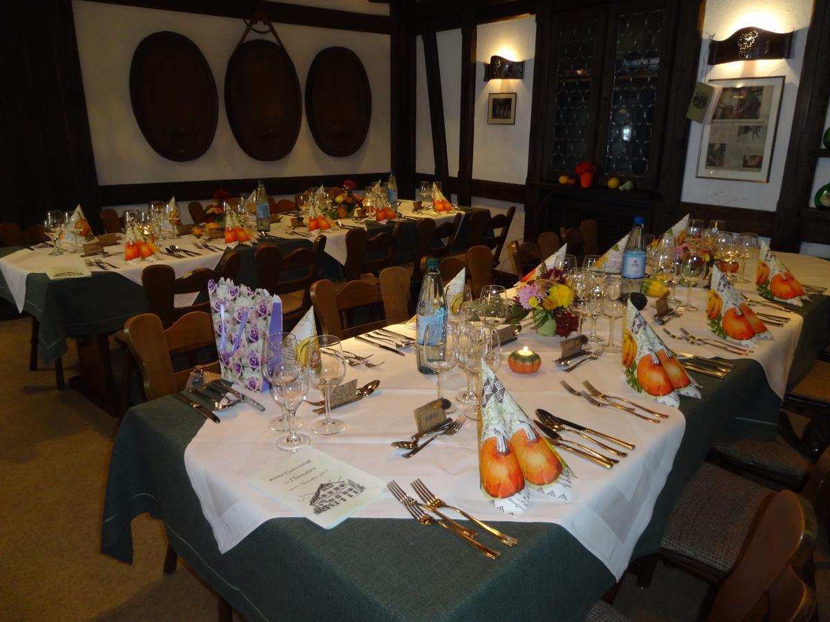 Gasthof & Hotel Goldene Krone Ипхофен Екстериор снимка