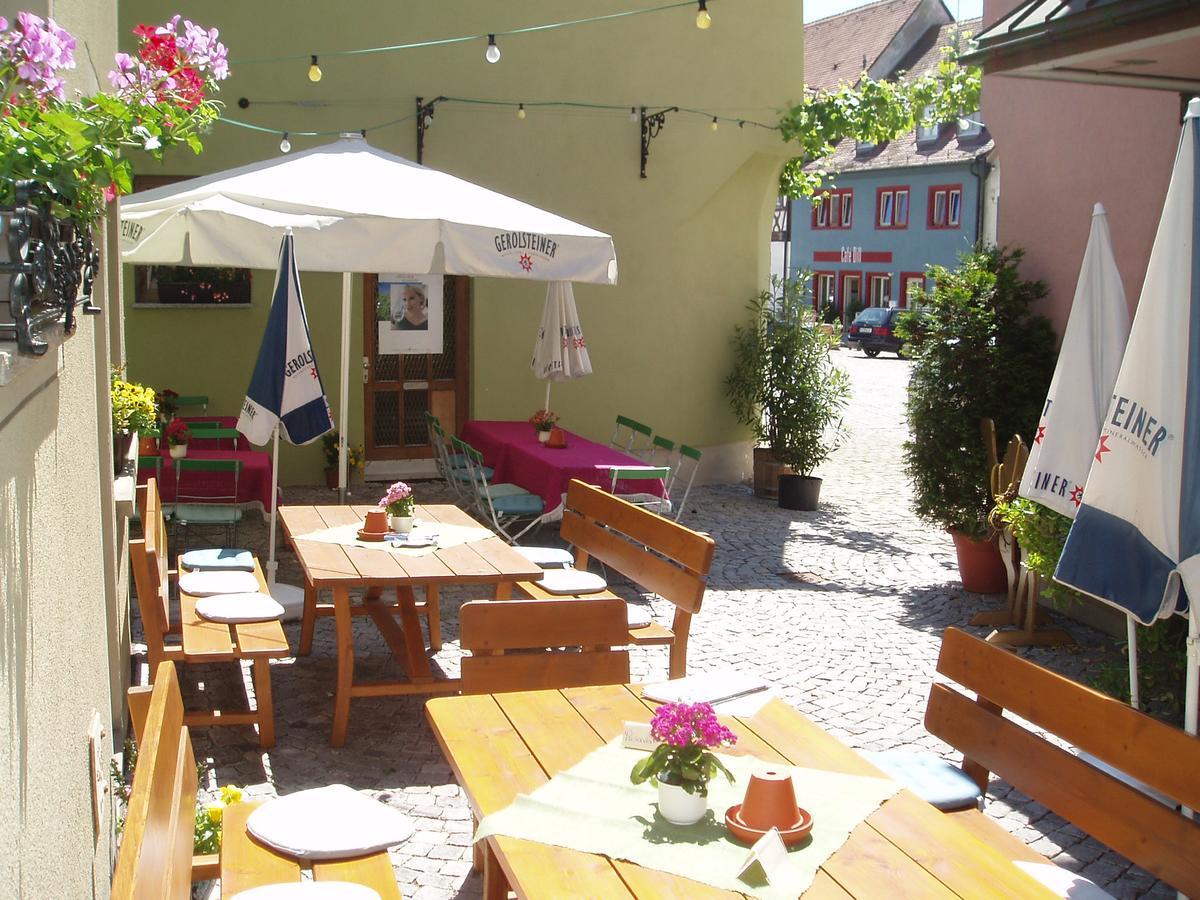 Gasthof & Hotel Goldene Krone Ипхофен Екстериор снимка
